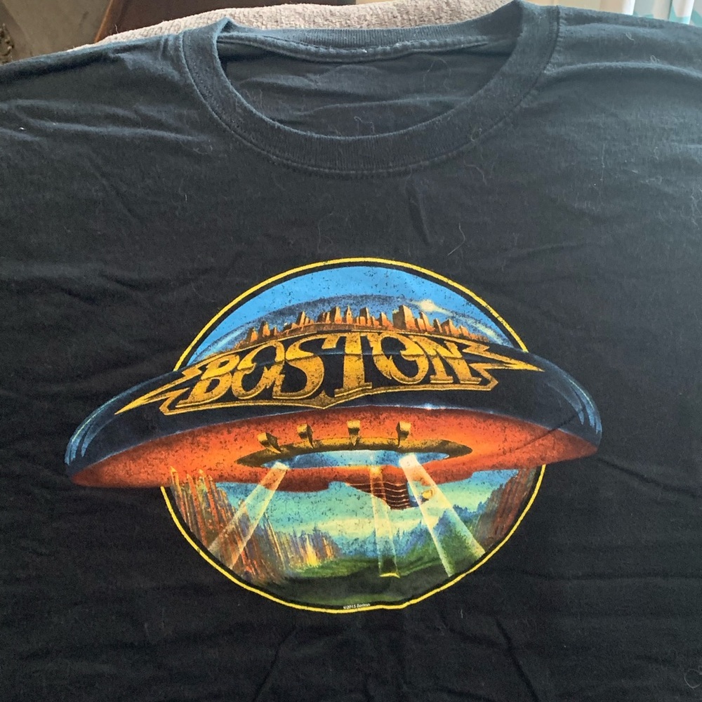 Black “BOSTON” the rock band XL shirt. 2015 tour